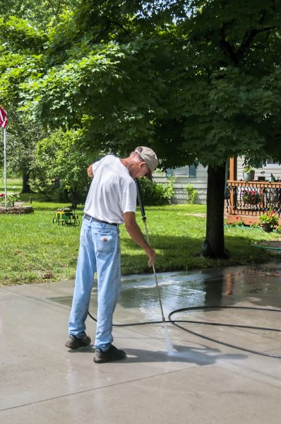 Driveway Concrete Cleaning in Slidell
